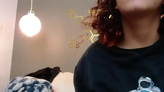 Sarabubbie from StripChat
