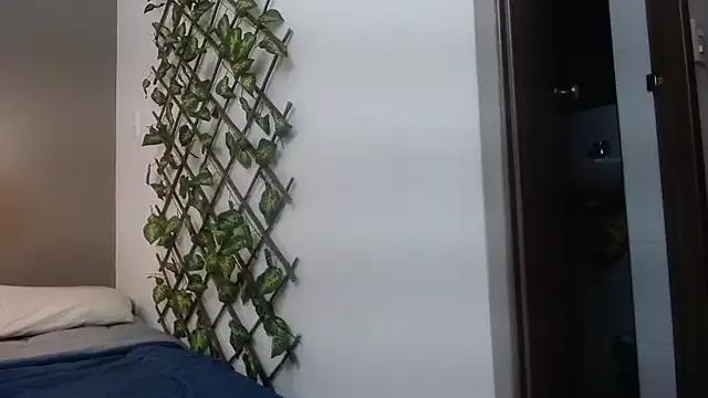Sarabubbie from StripChat