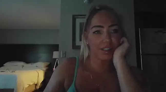 Sunshinekisses from StripChat