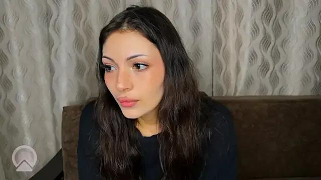 Sweeet_strawberies from StripChat
