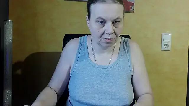 SweetPhoenix76 from StripChat