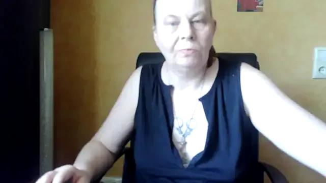 SweetPhoenix76 from StripChat