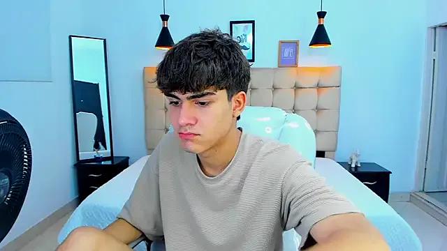 Tommy18__ from StripChat