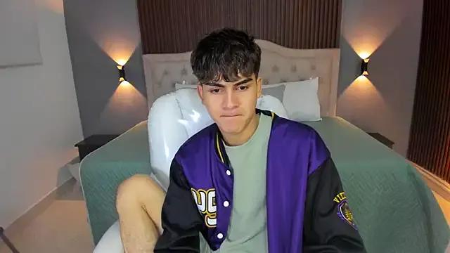 Tommy18__ from StripChat