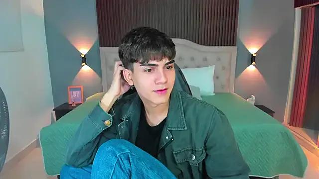 Tommy18__ from StripChat