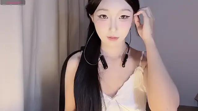 Winnie666- from StripChat