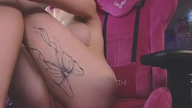 Yummylisa from StripChat