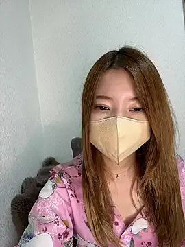 Yuuhichan from StripChat