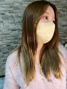 Yuuhichan from StripChat